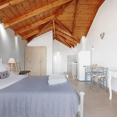 Yiannis Sea View 9 *