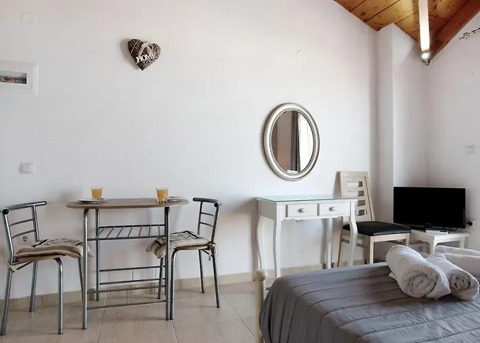 Yiannis Sea View 9